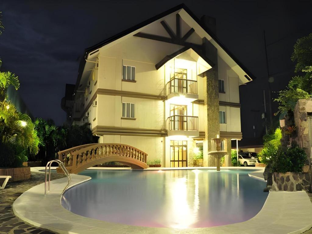 Chocolate And Berries Hotel Baliuag Exterior foto